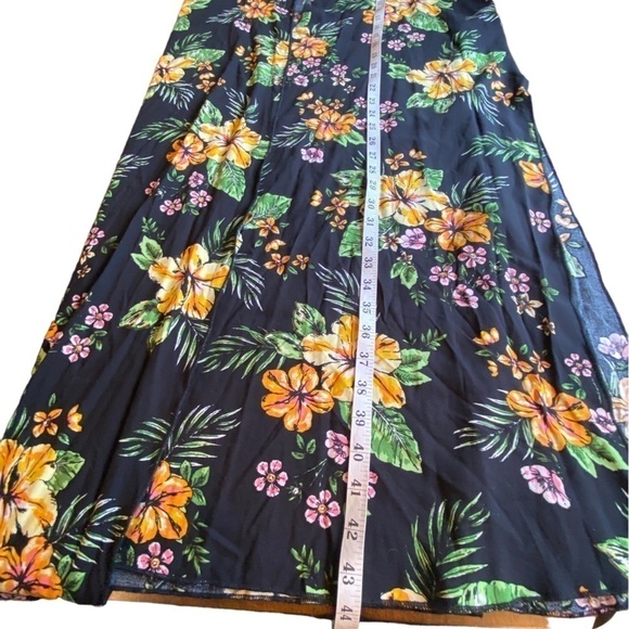 LuLaRoe Joy Vest Dark Hawaiian Floral Duster Women's Size Medium - Picture 4 of 8